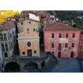 Veduta dall'alto sull'Oratorio di San Bartolomeo e Mucipio di Apricale - Foto B.Roncato