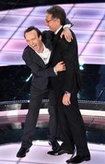 Roberto Benigni e Paolo Bonolis al Teatro Ariston