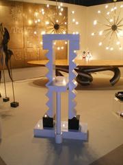 Scultura in marmo bicolore Ettore Sottsass